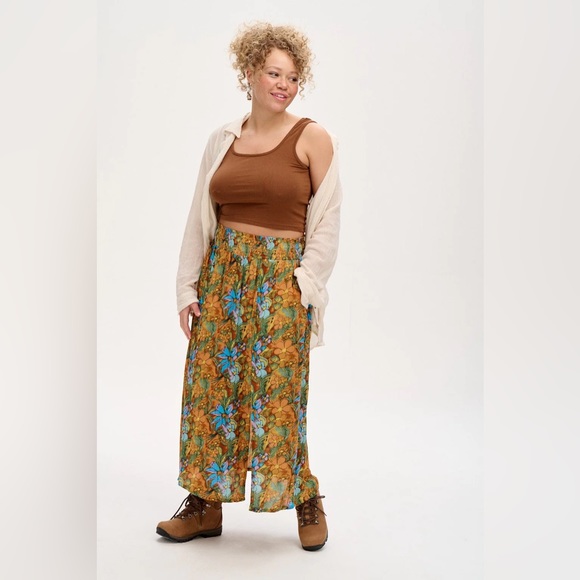 Lucy & Yak Dresses & Skirts - LUCY & YAK Poppy midi skirt in Hawaiian floral print